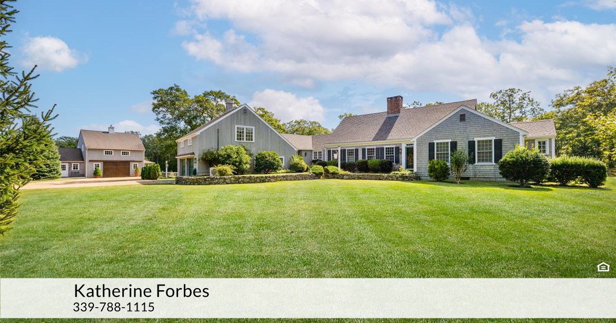 15 Oyster Pond Road, Edgartown, MA 02539