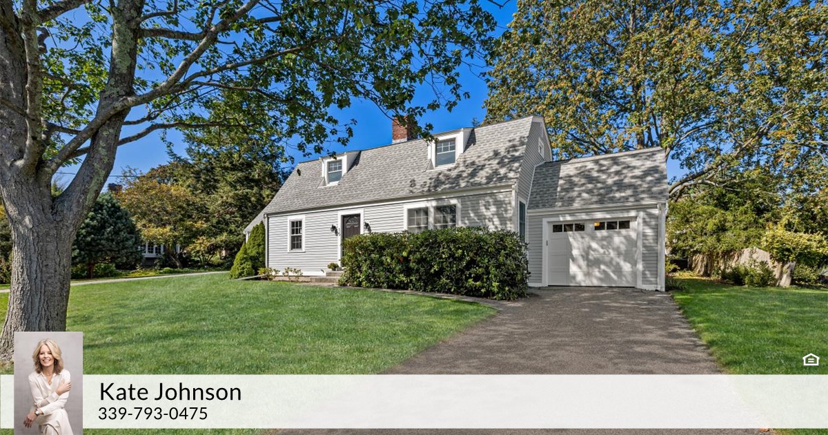 15 Park View Dr, Hingham, MA 02043