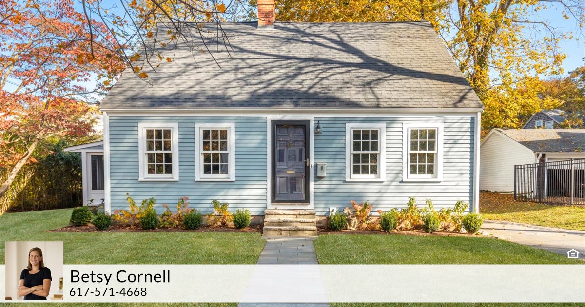 8 Burr Street, Hingham, MA 02043